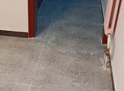 于洪瓷砖空鼓维修公司分享下于洪地砖空鼓了怎么办